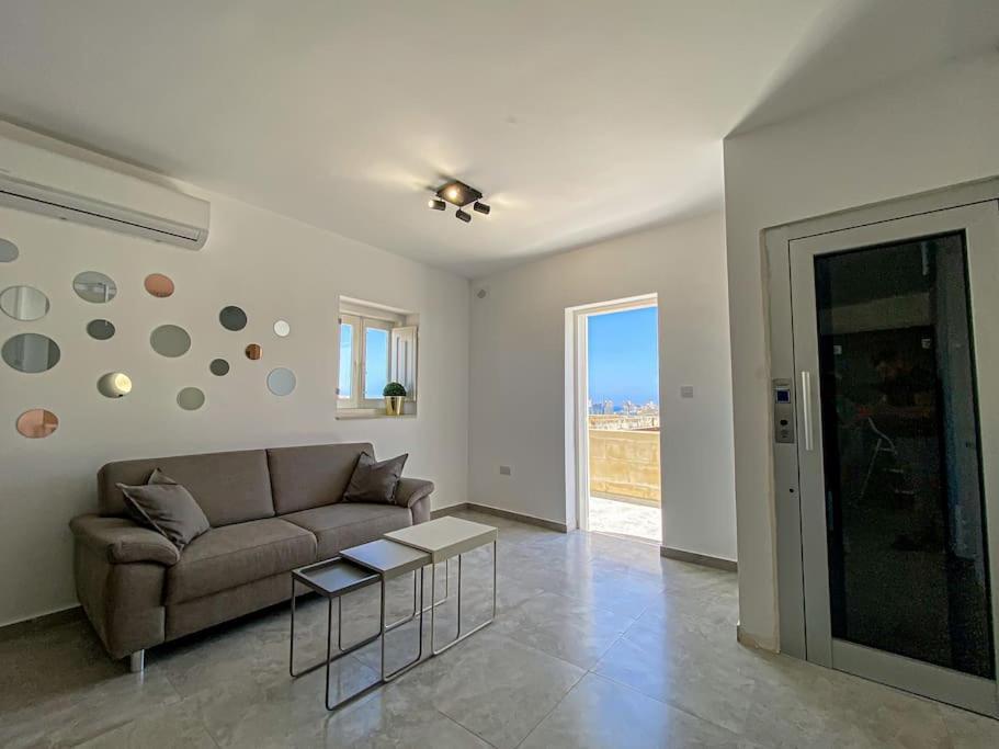 Designer Duplex Penthouse In Floriana Leilighet Eksteriør bilde